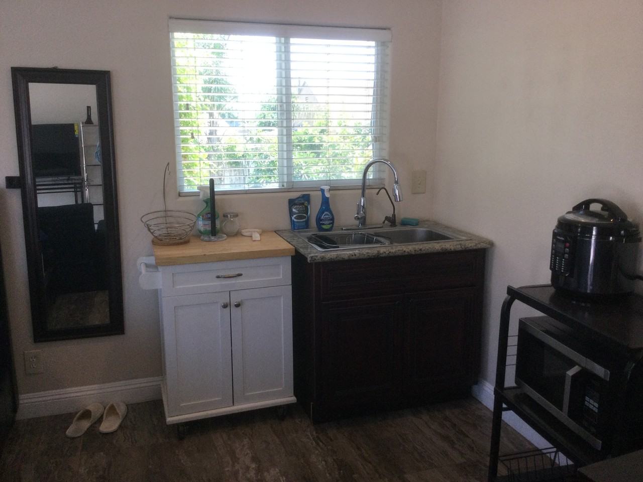 1236 E 9th St #NA - Photo 5 of 11