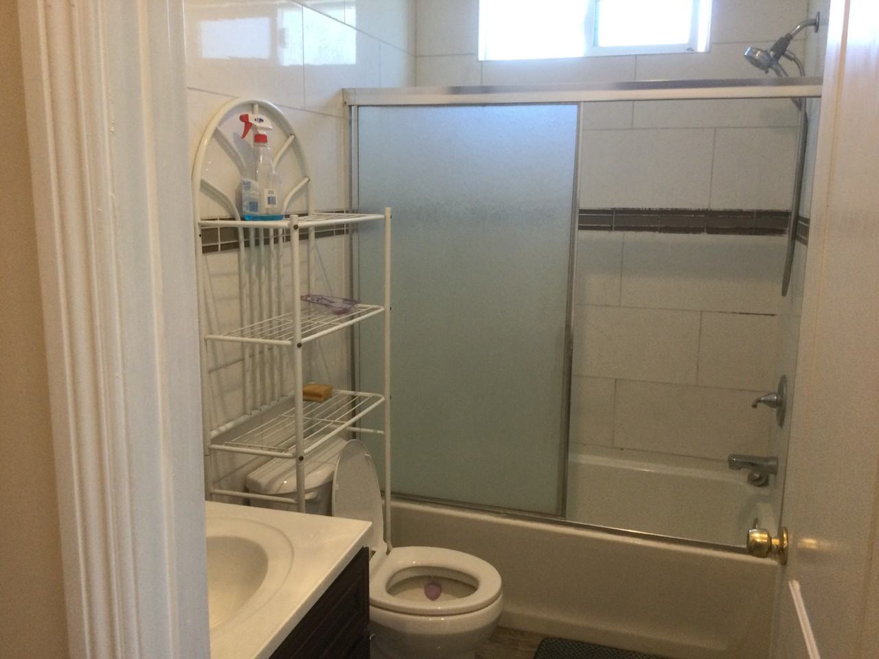 1236 E 9th St #NA - Photo 6 of 11