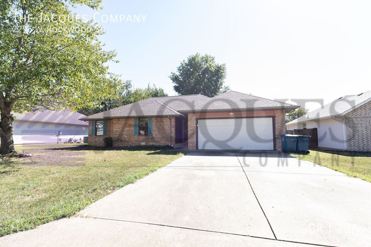 2296 W Rockwood St - Photo 2 of 20