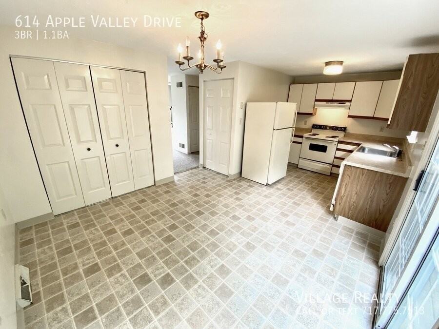 614 Apple Valley Dr - Photo 2 of 34