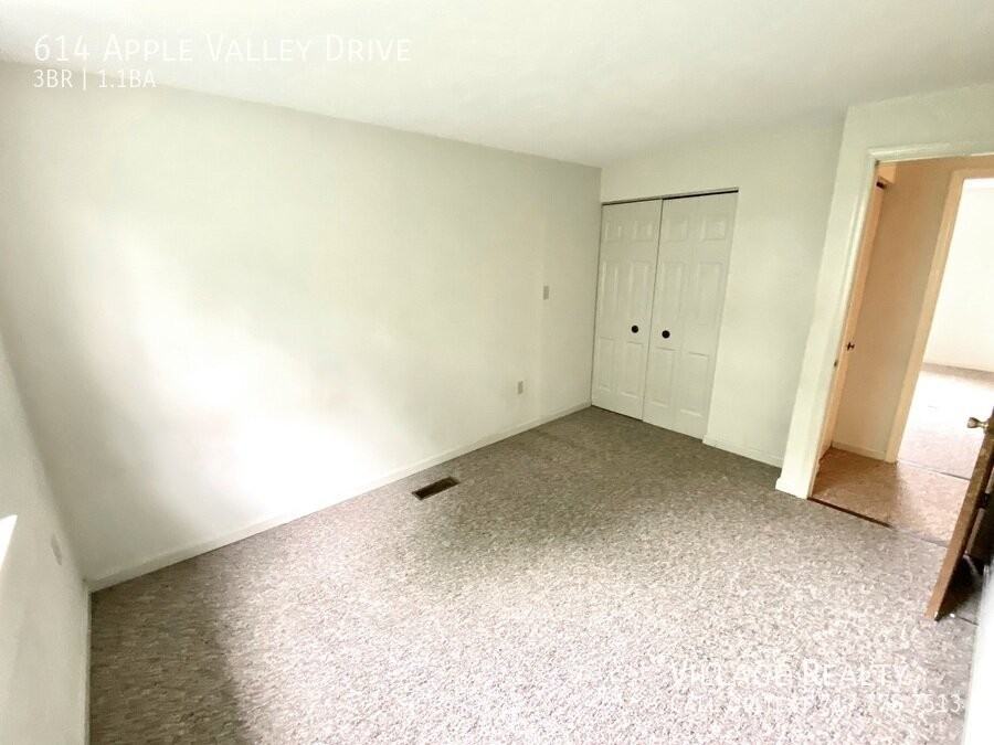 614 Apple Valley Dr - Photo 5 of 34