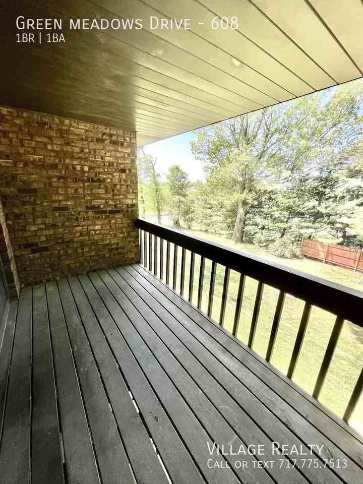 & GREEN MEADOWS DRIVE #608 - Photo 5 of 50