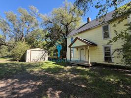 featured image of 324 W 13th St
