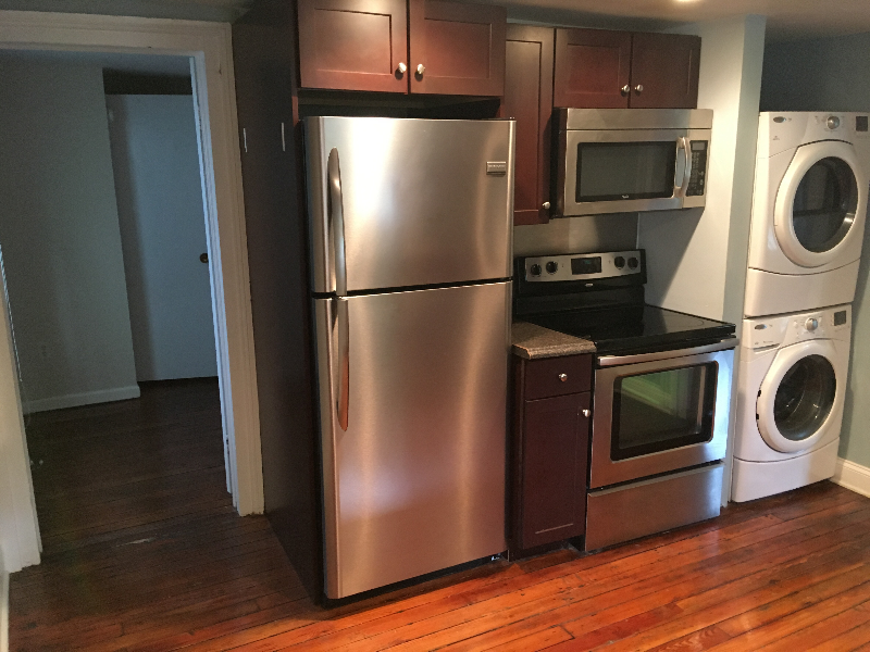 936 W Beverley St - Photo 3 of 9