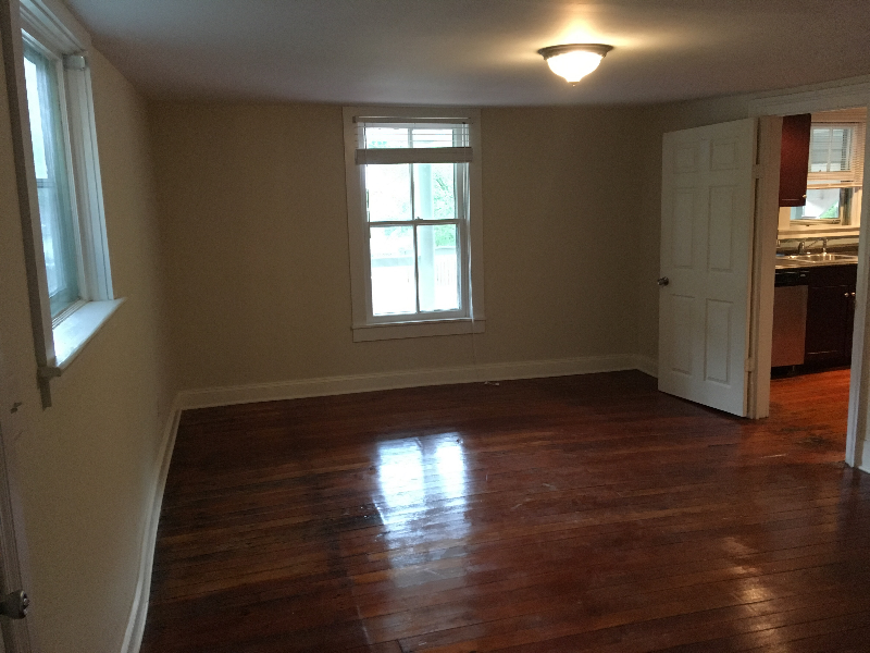 936 W Beverley St - Photo 7 of 9