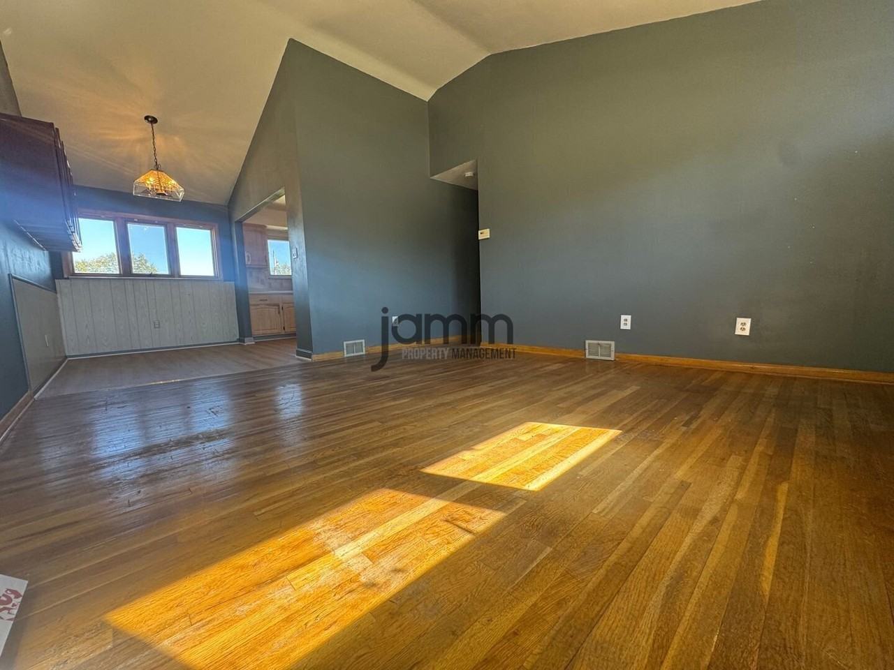 15386 Meigs Blvd - Photo 3 of 23