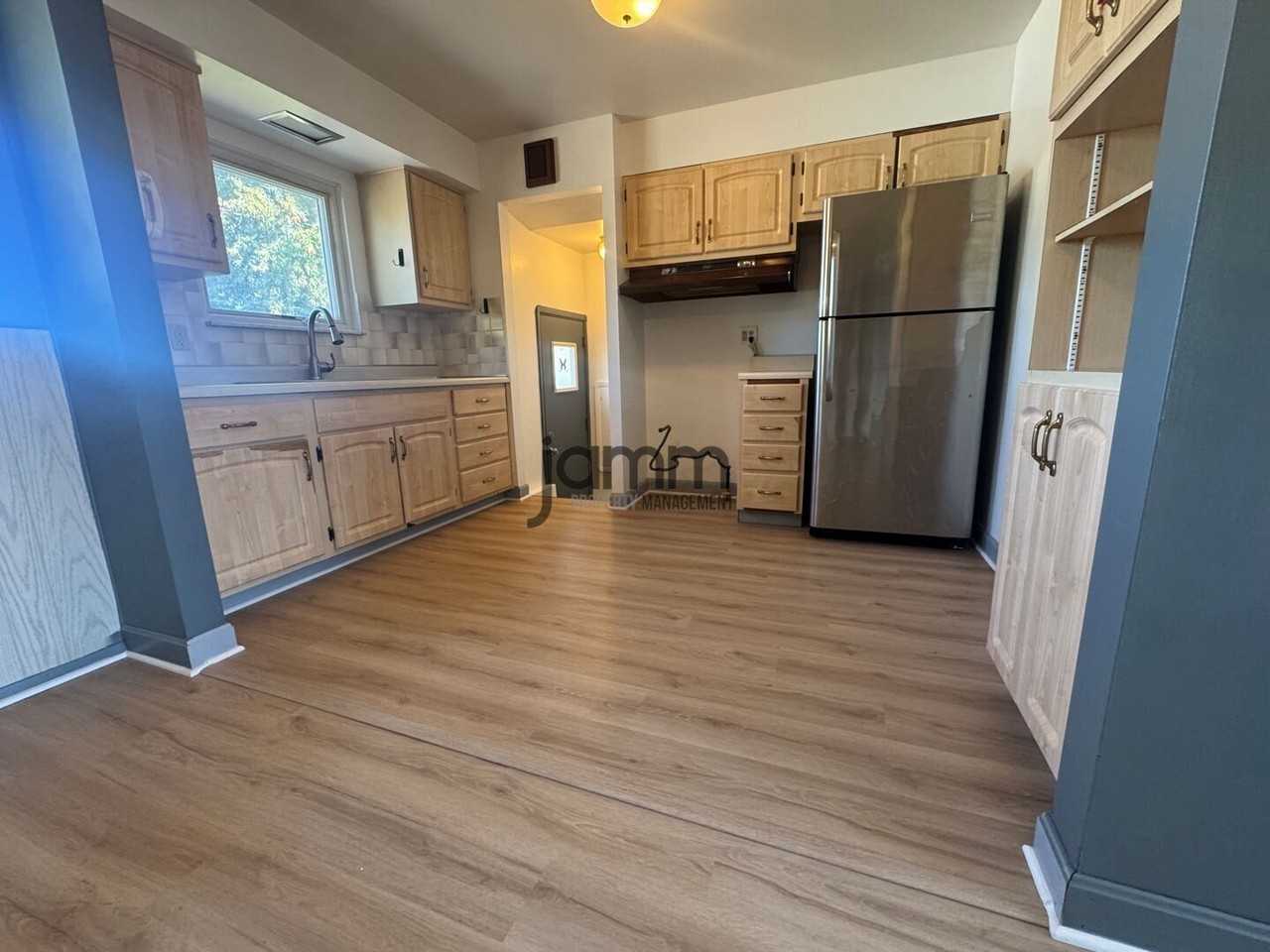 15386 Meigs Blvd - Photo 5 of 23