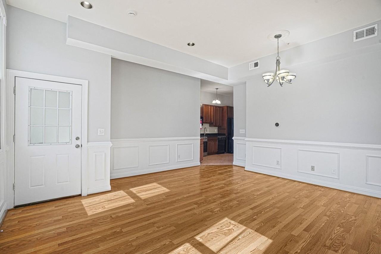 901 R St Nw #2A - Photo 3 of 26
