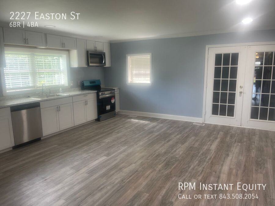 2227 Easton St - Photo 2 of 11