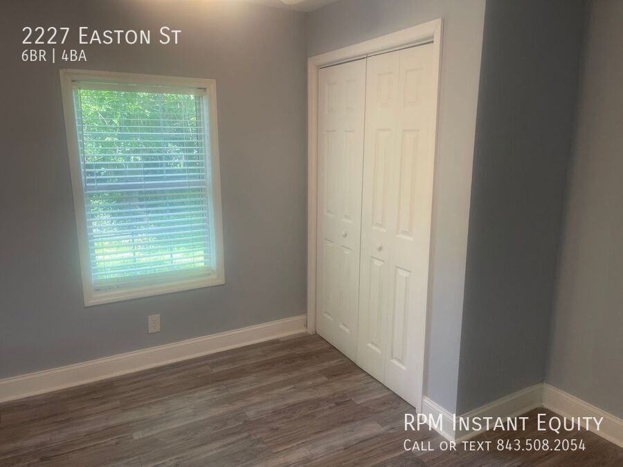 2227 Easton St - Photo 3 of 11