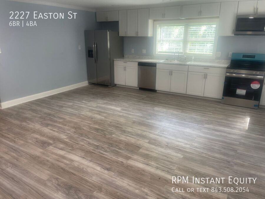 2227 Easton St - Photo 5 of 11