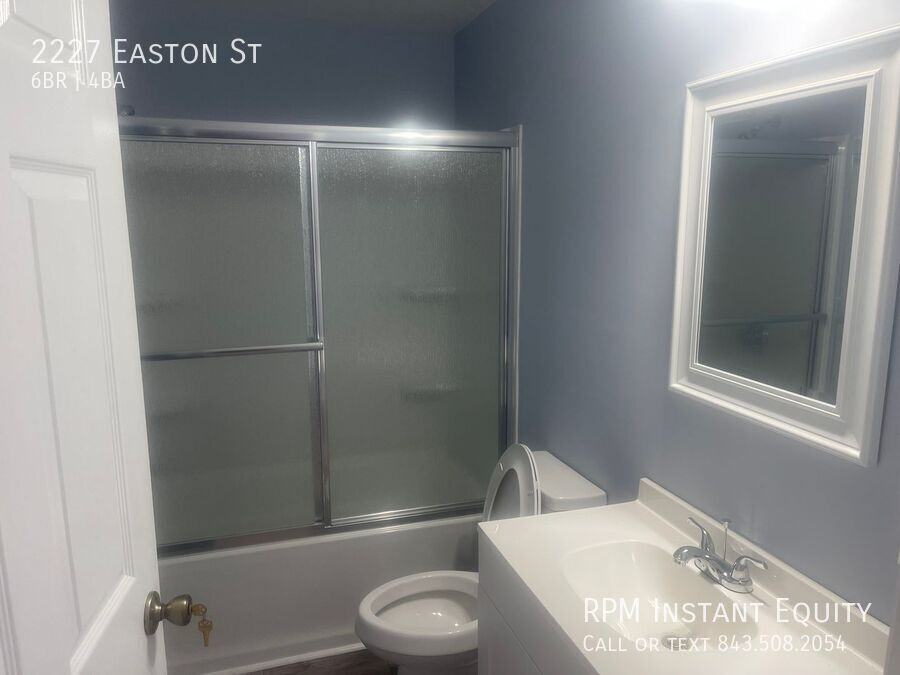 2227 Easton St - Photo 6 of 11