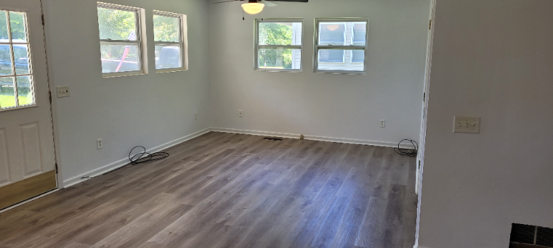 3 Maxine Ln - Photo 2 of 14