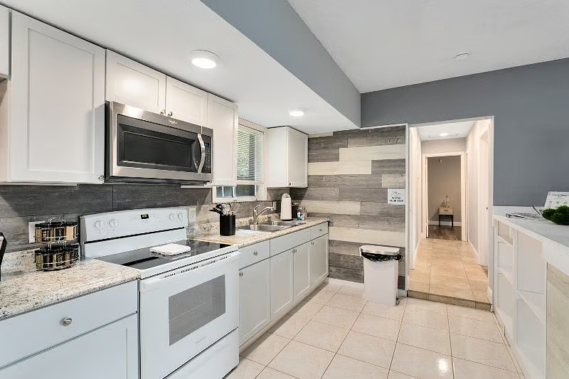 2616 S Crystal Lake Dr #C - Photo 5 of 17