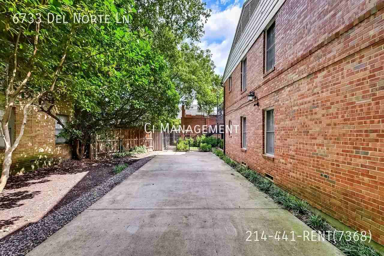 6733 Del Norte Ln - Photo 2 of 16