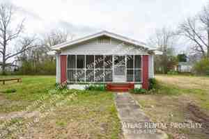 featured image of 1685 2nd Ave S