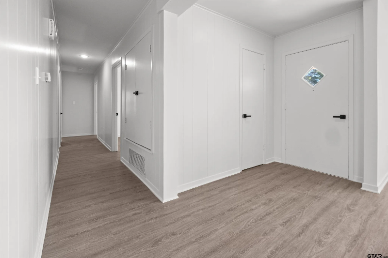 17014 Woodcrest Cir - Photo 2 of 13