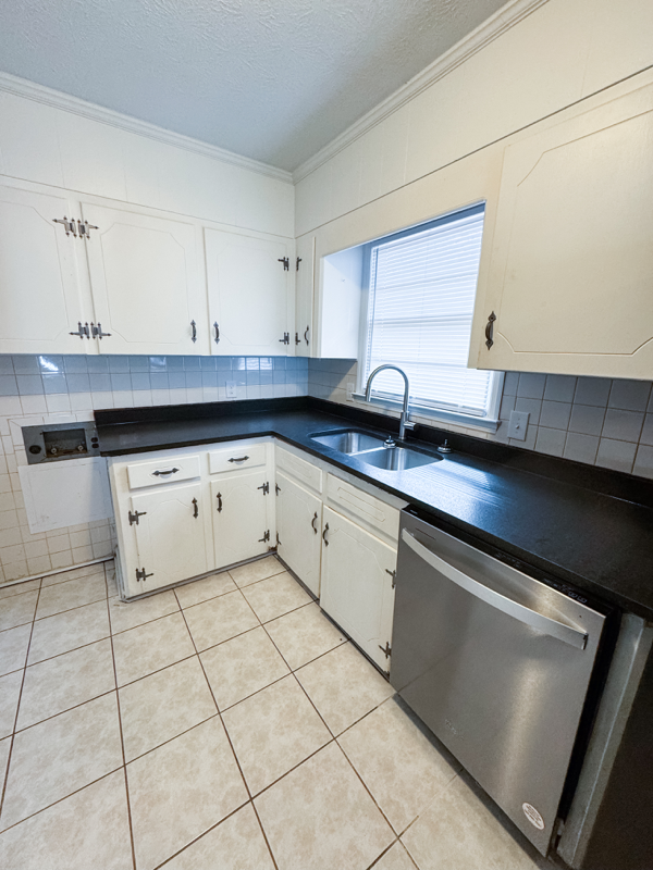 613 Cooper St - Photo 4 of 15