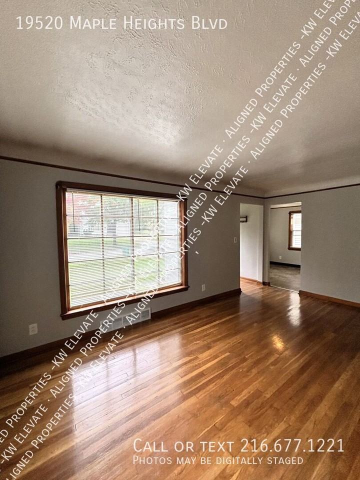 19520 Maple Heights Blvd - Photo 3 of 24