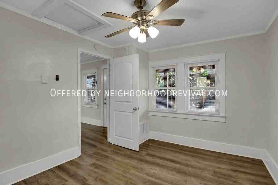 140R S Holmes St - Photo 7 of 19