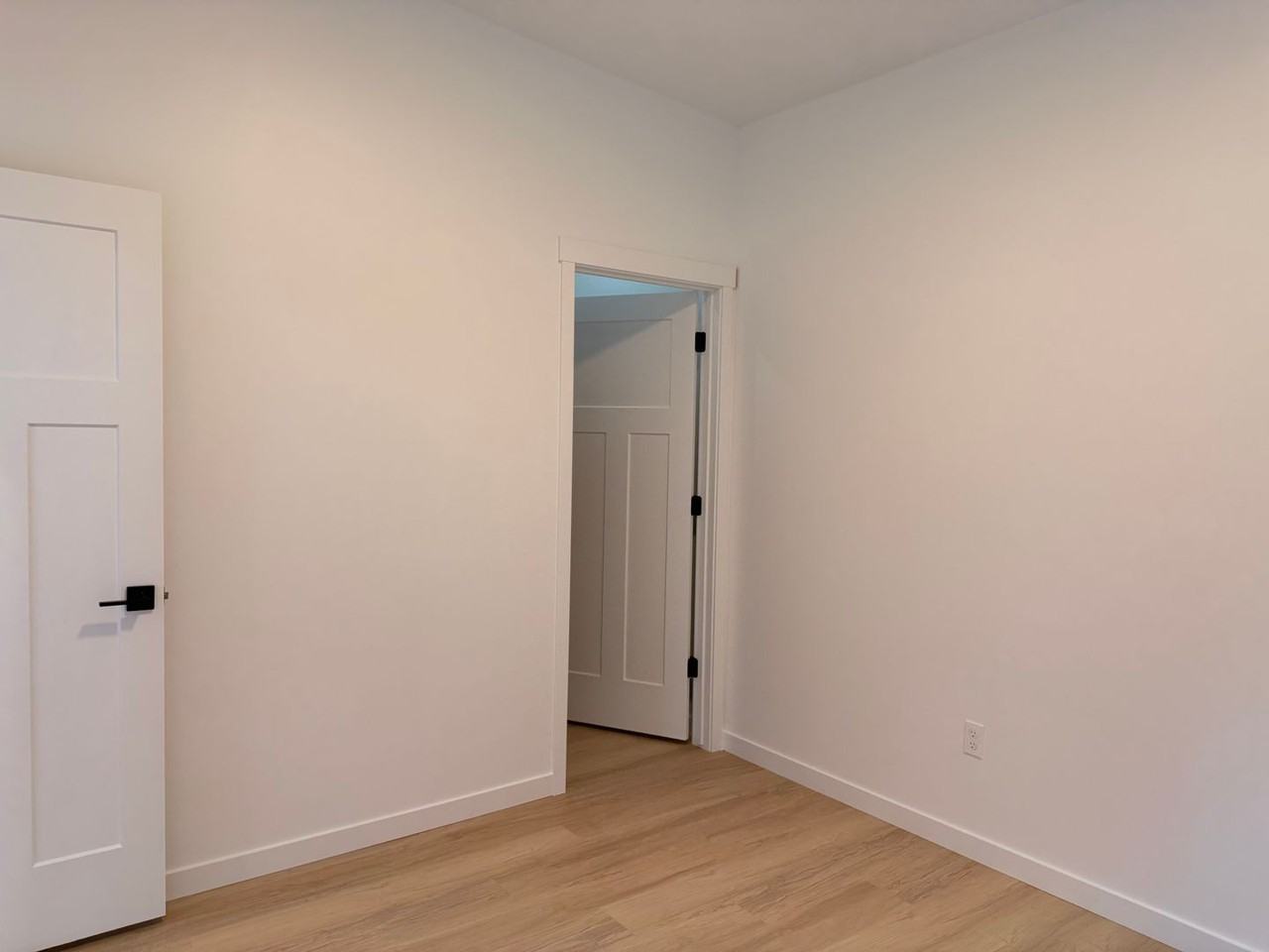 908 E Hastings Ave - Photo 6 of 10