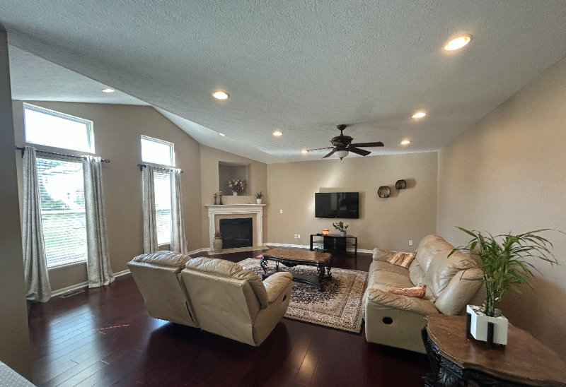 7619 Mill Springs Dr - Photo 2 of 8