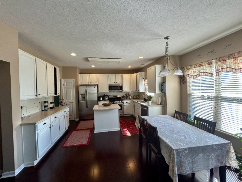 7619 Mill Springs Dr - Photo 4 of 8