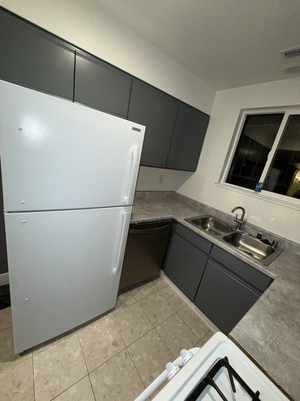 28 Chesley Ave - Photo 7 of 27