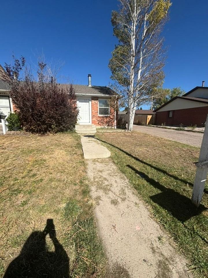 4614 E 13th St - Photo 2 of 23