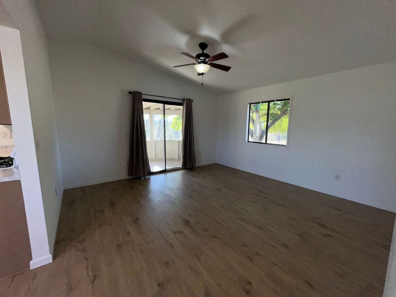 910 Beltline Rd - Photo 2 of 21