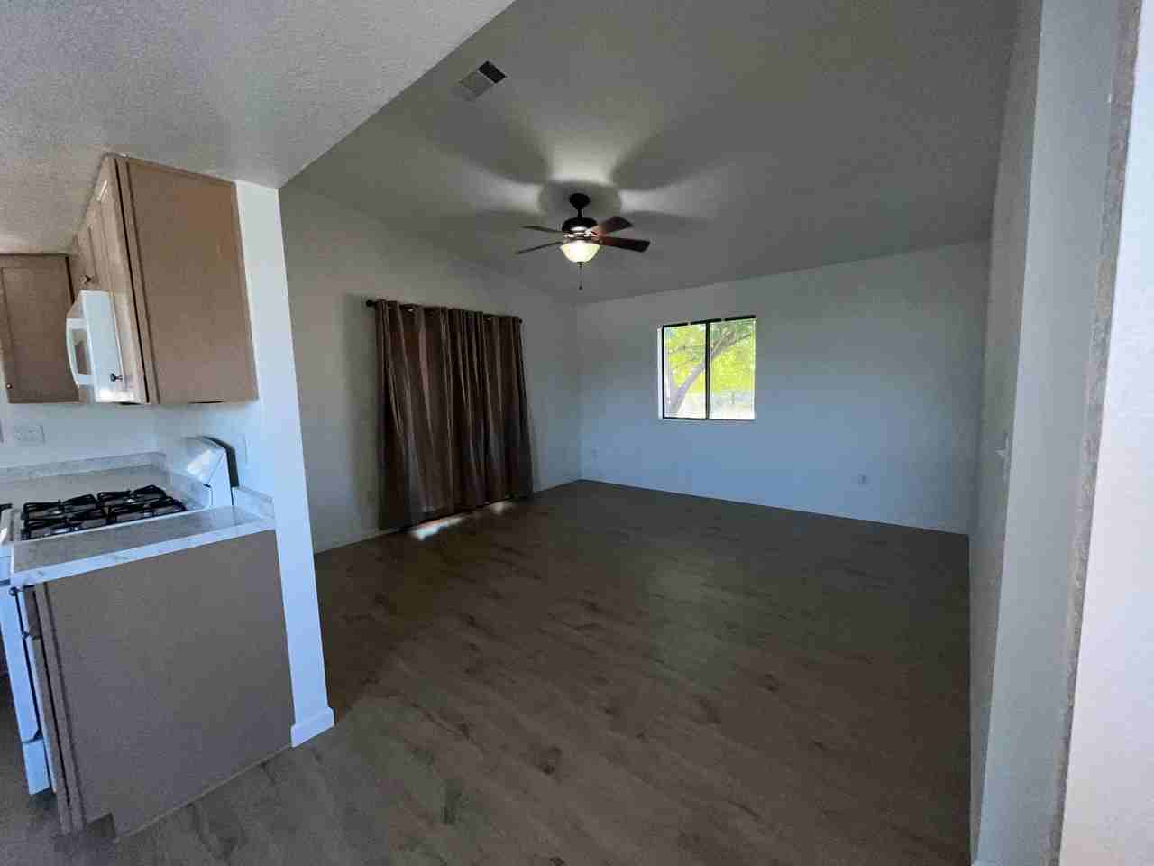 910 Beltline Rd - Photo 3 of 21