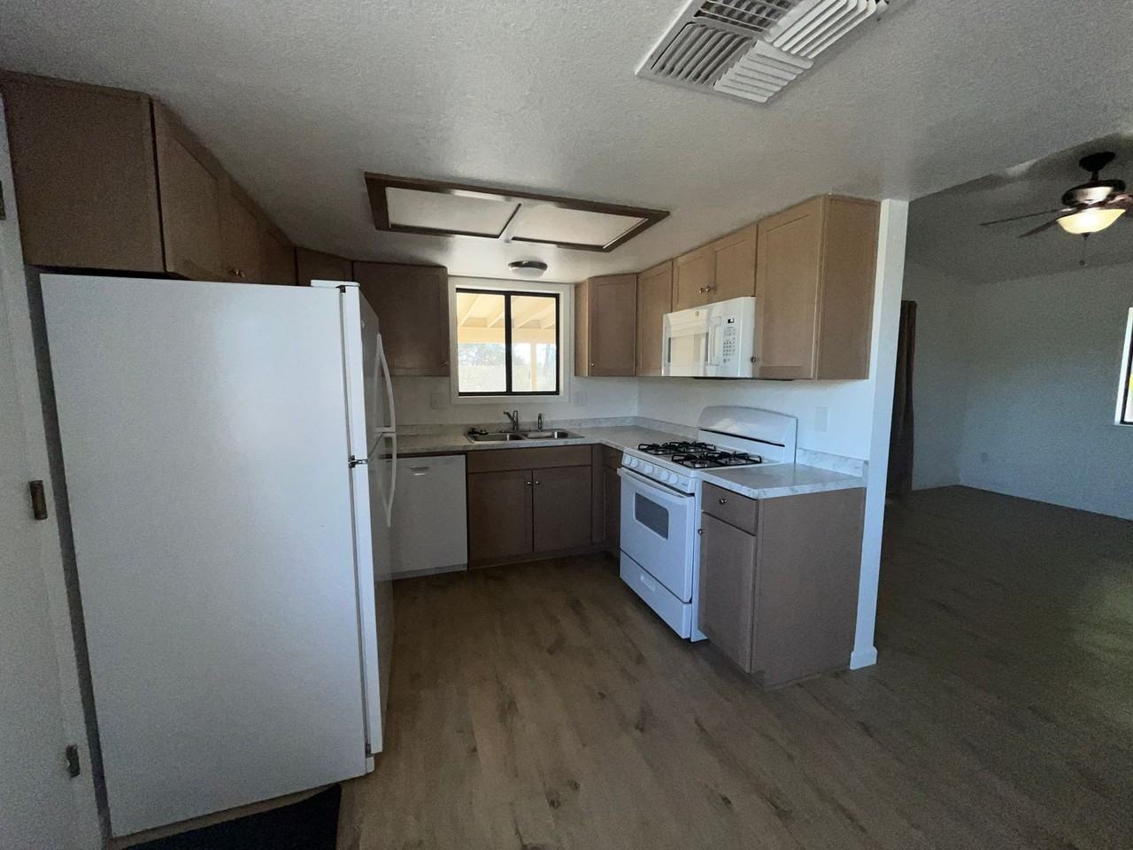 910 Beltline Rd - Photo 4 of 21