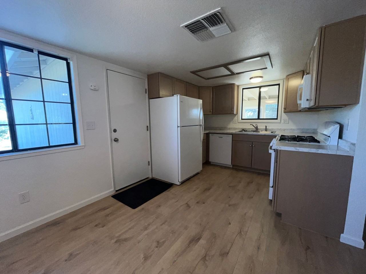 910 Beltline Rd - Photo 7 of 21