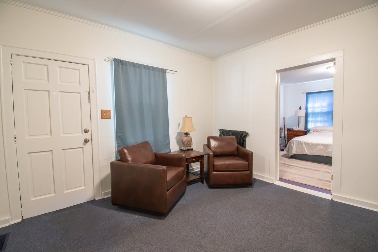 1403 Gardner St - Photo 2 of 16