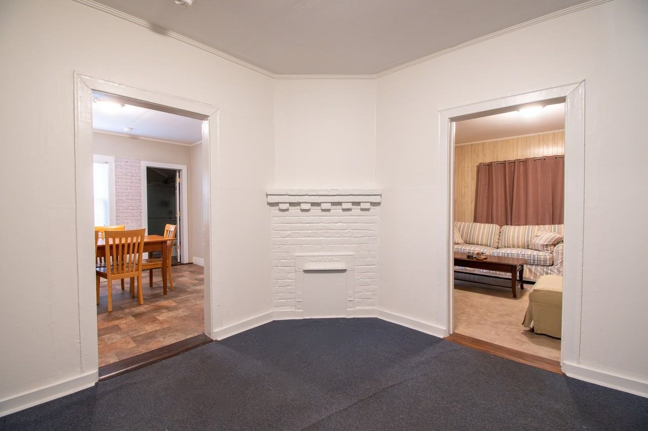1403 Gardner St - Photo 3 of 16