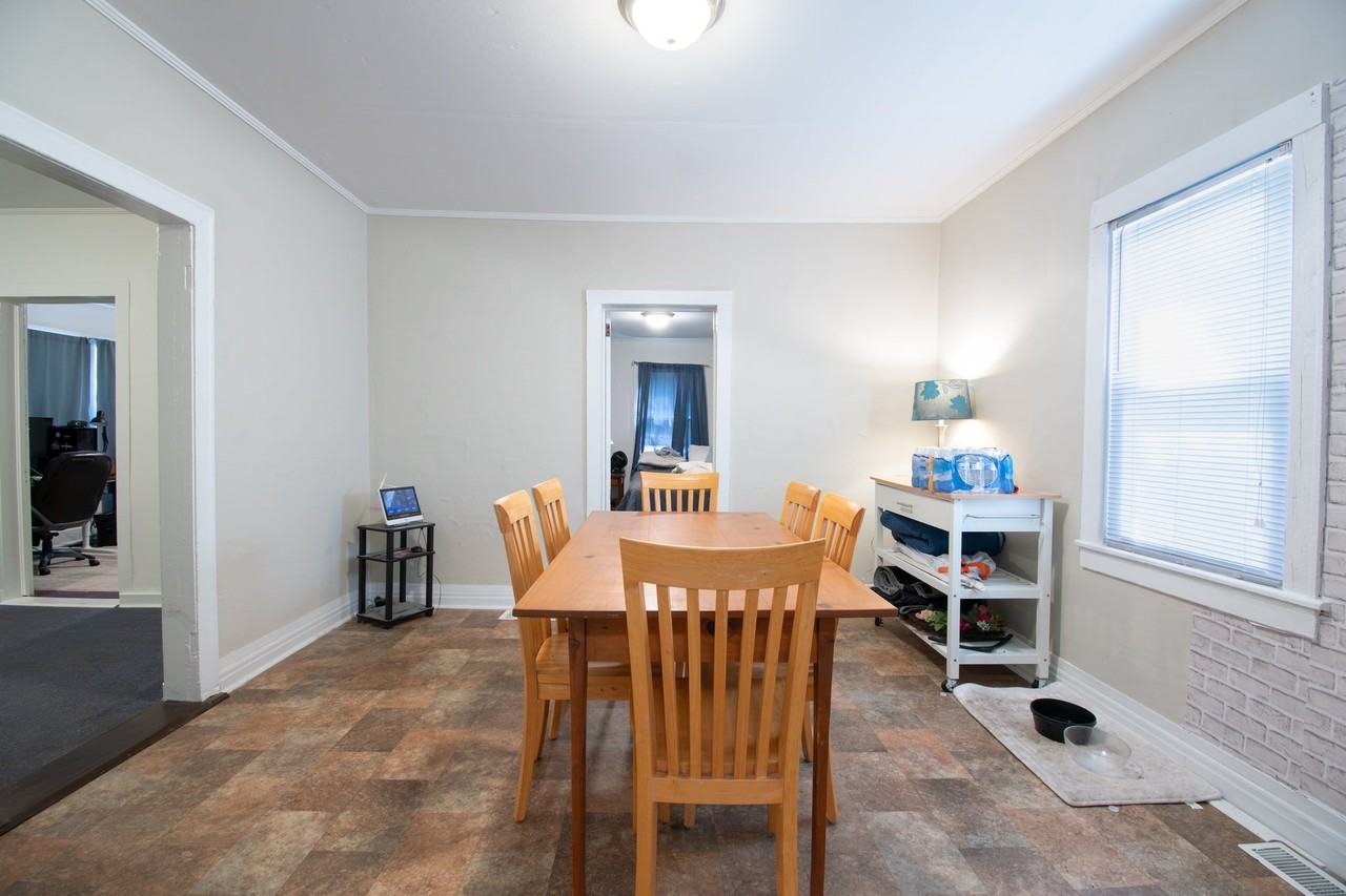 1403 Gardner St - Photo 4 of 16
