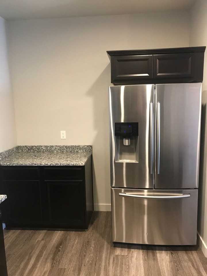 686 E 330 N - Photo 6 of 27