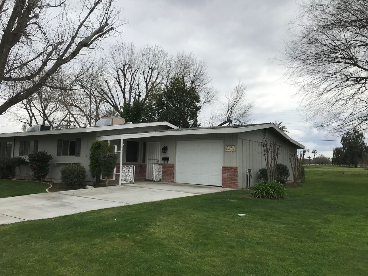 6209 Burke Way - Photo 2 of 12
