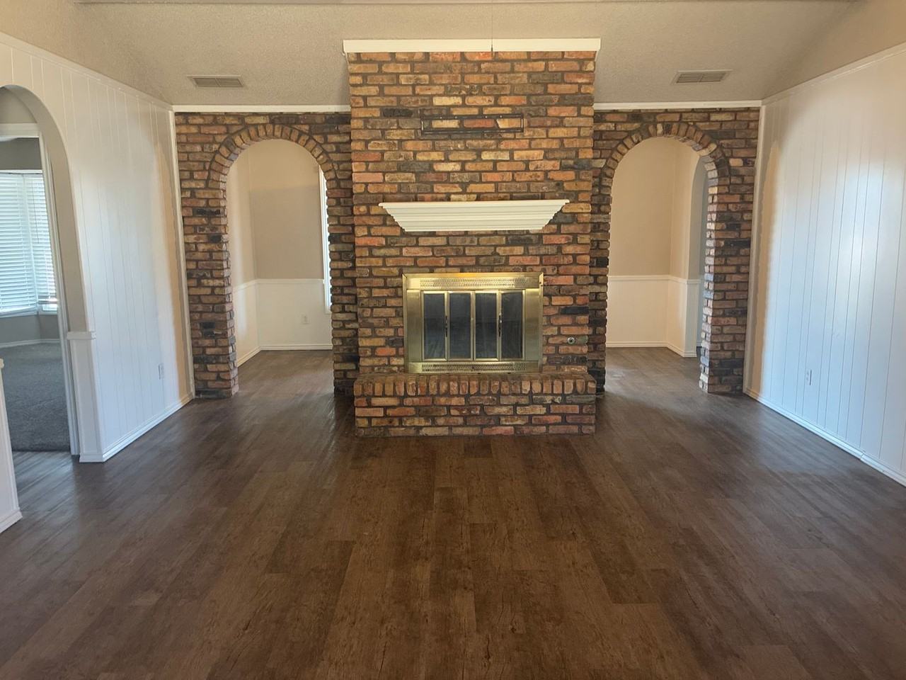 3404 87th St - Photo 6 of 17