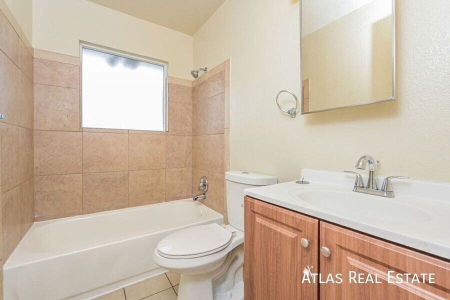 1479 W Byers Pl - Photo 5 of 17