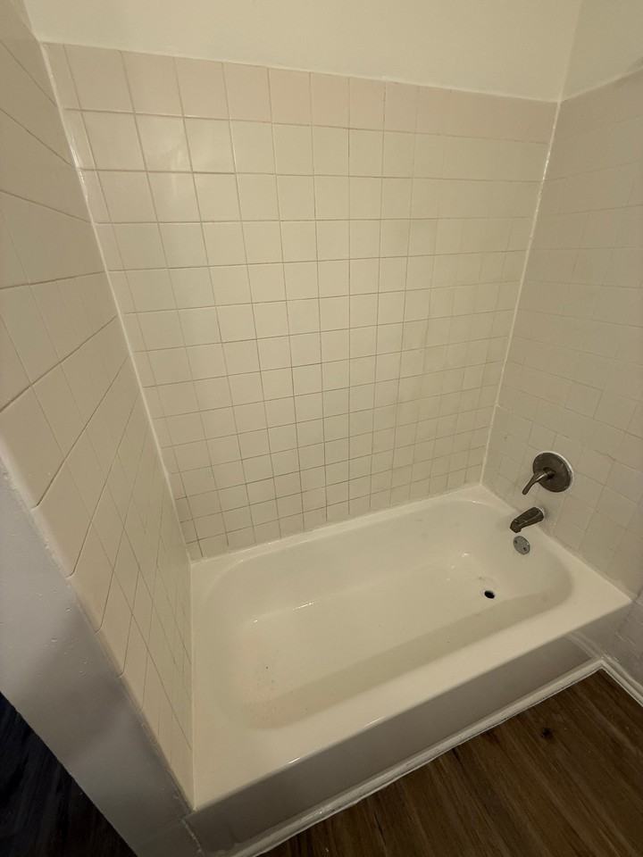 1234 W Keefe Ave #1234UNIT - Photo 2 of 9