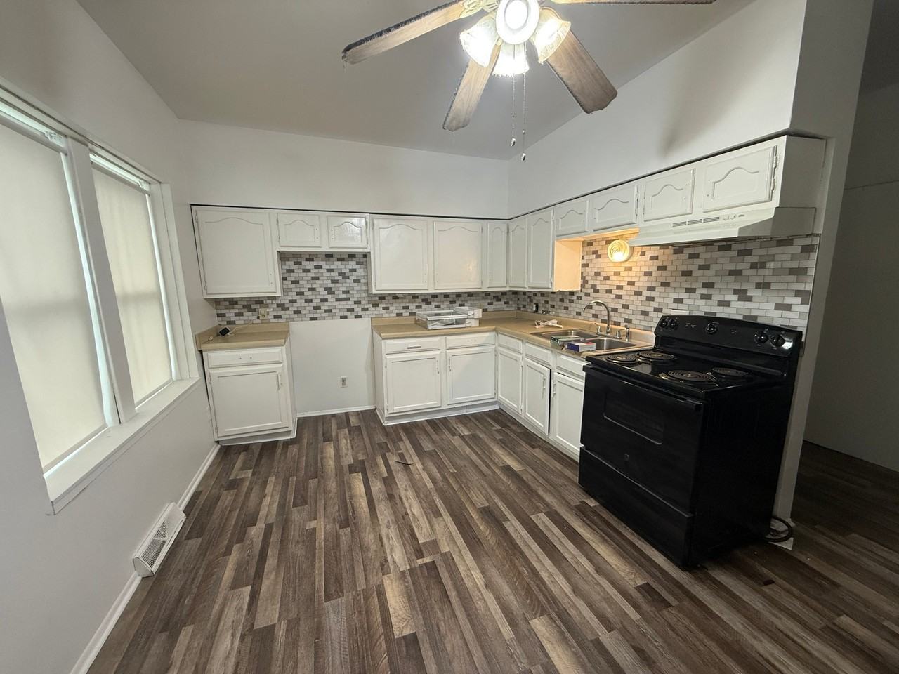 1234 W Keefe Ave #1234UNIT - Photo 4 of 9