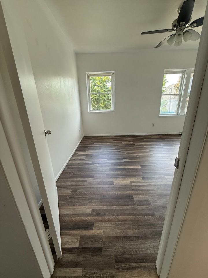 1234 W Keefe Ave #1234UNIT - Photo 6 of 9