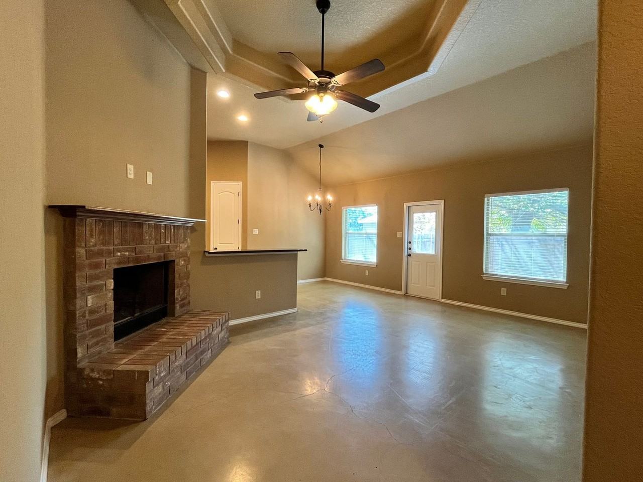 252 Rosalie Dr - Photo 2 of 20
