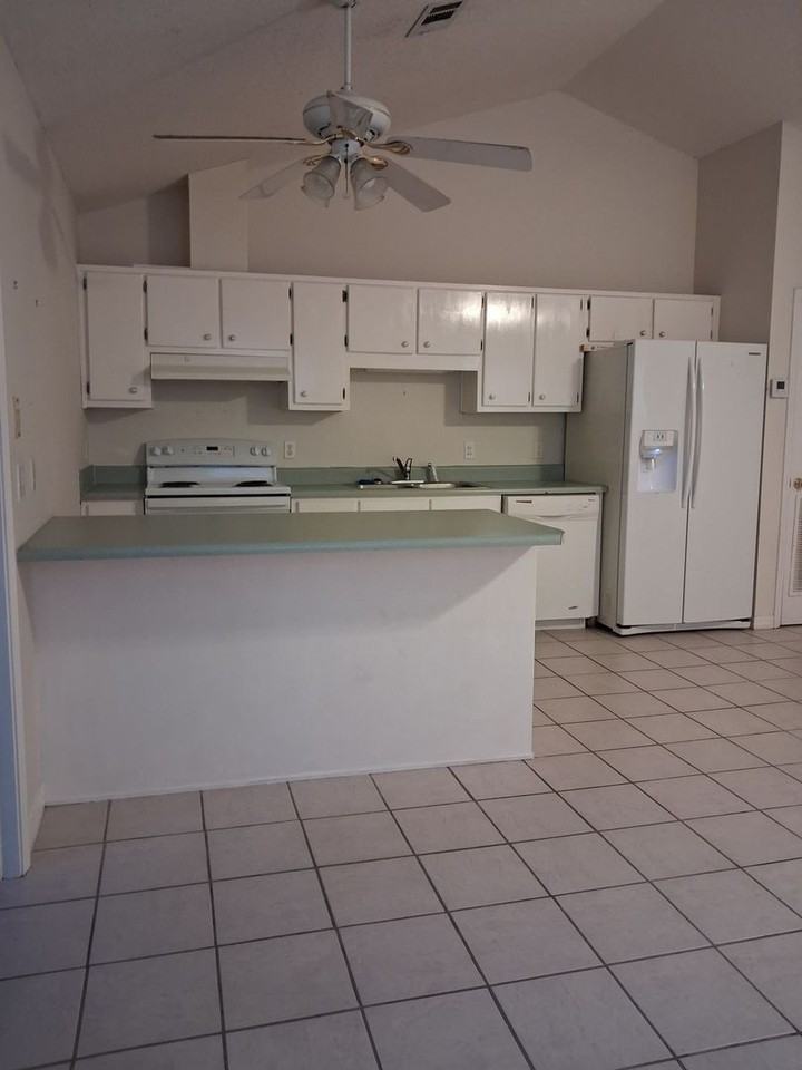 6616 Beach Dr - Photo 2 of 23