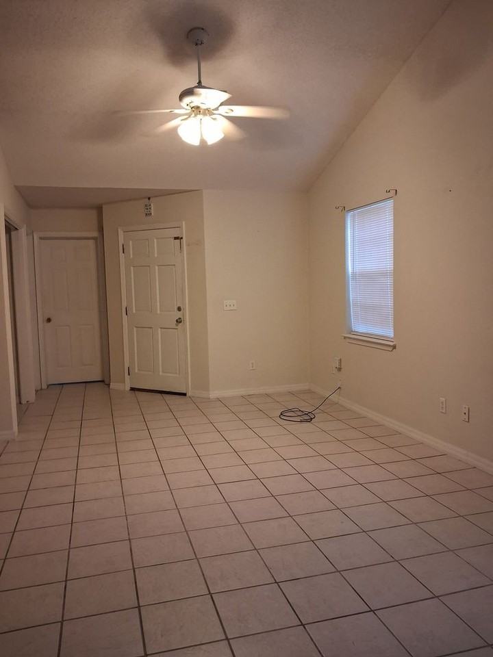 6616 Beach Dr - Photo 4 of 23