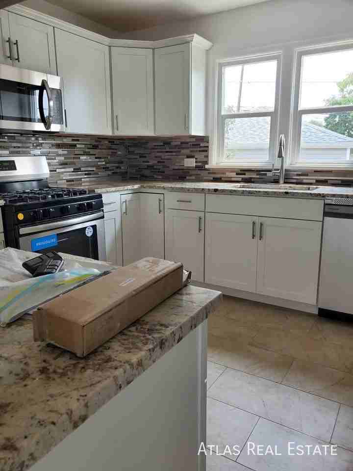 2196 Kendall St - Photo 4 of 22