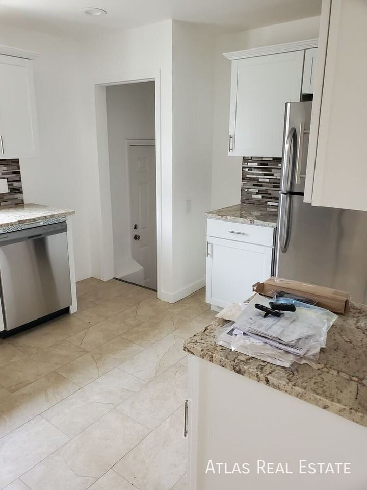 2196 Kendall St - Photo 5 of 22
