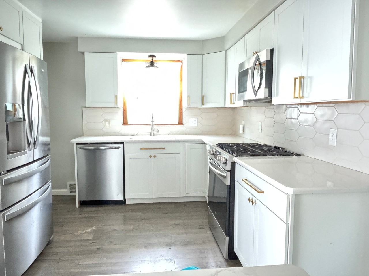 808 15th St Sw - Photo 2 of 6