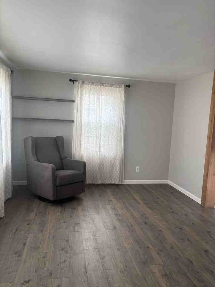 808 15th St Sw - Photo 3 of 6